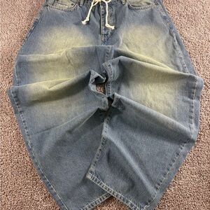 Wide-Leg Blue Jeans with Drawstring